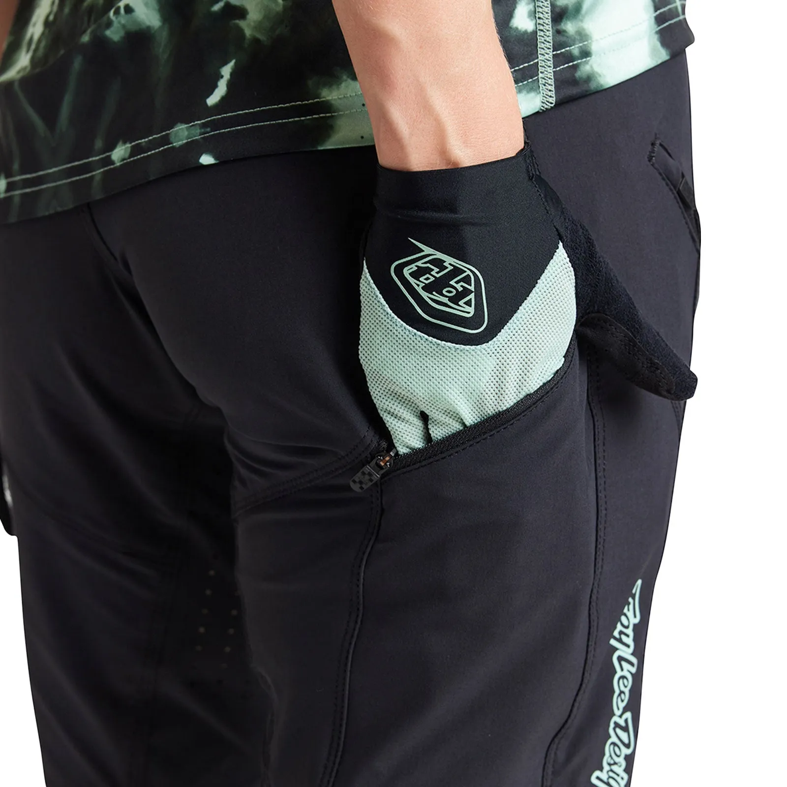 Womens Lilium Short W/Liner Micayla Gatto Watercolor Black